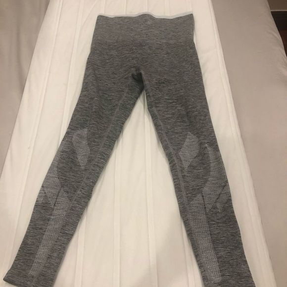 LNDR Gray White Six Eight Stripe Leggings - Picture 8 of 8